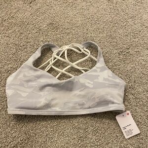 Lululemon Free to Be Wild BRAND NEW